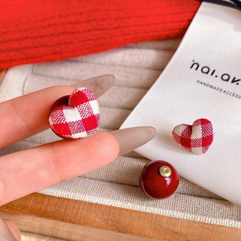 New Autumn and Winter Red and White Color Checkered Heart-shaped Earrings, Women's Sweet Temperament Daily Accessories Gifts