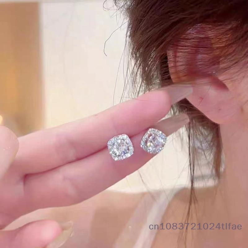 1 Pair Classic Micro-Inlaid Super Shiny Square Diamond Earrings For Women Simple And Cool Style Earrings