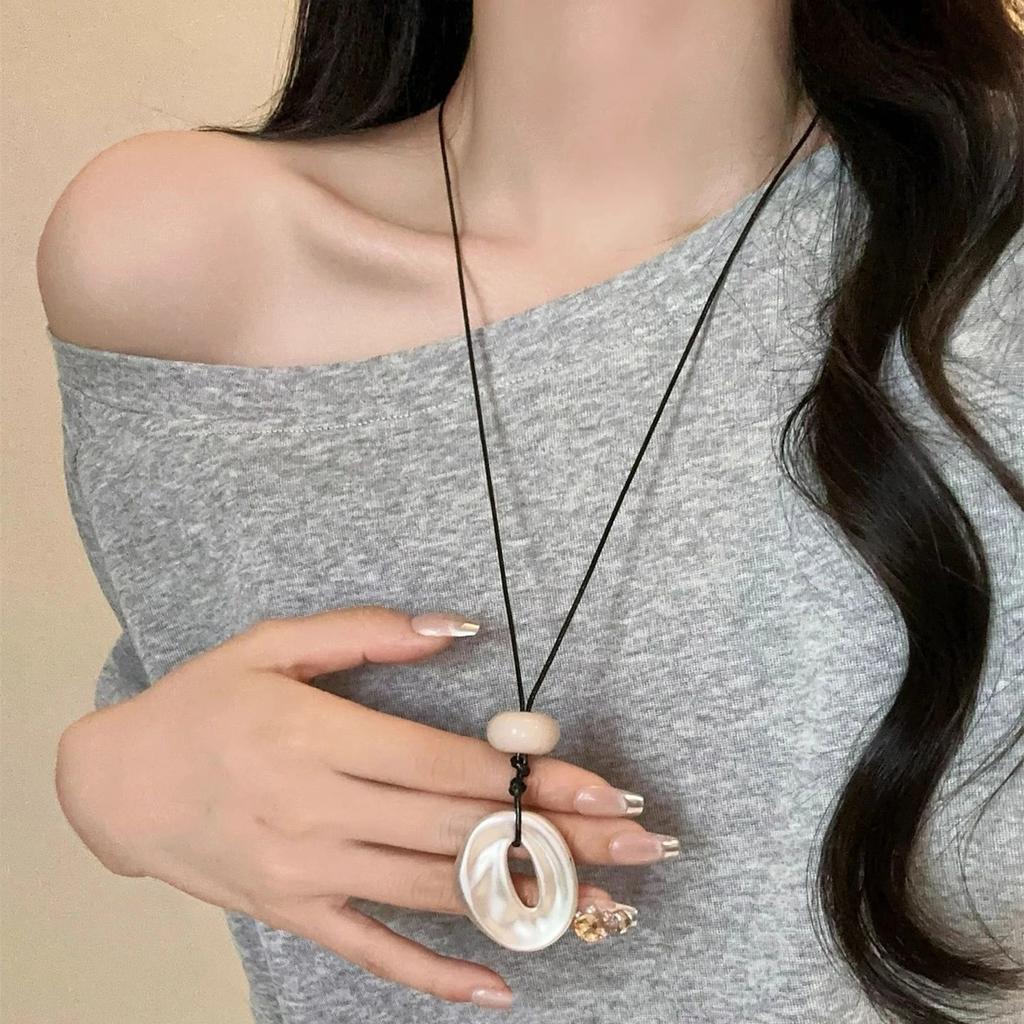 2026 Hollow Matte Color Irregular Oval Stone Unique Design Pendant Necklaces for Women Adjustable Rope Chain Chokers Jewelry