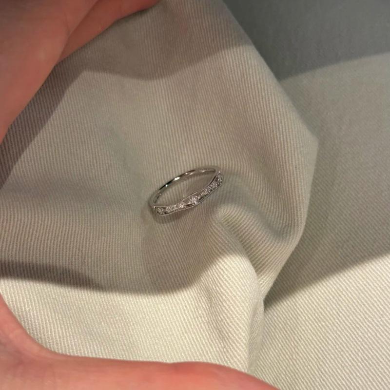 Xiaohongshu Bestseller: Korean Style Zirconia Hollow Ring, Super Sparkly & Versatile for Index Finger Adjustable