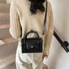 Niche design versatile small square bag women's 2025 new retro high-grade texture shoulder messenger commuter bag