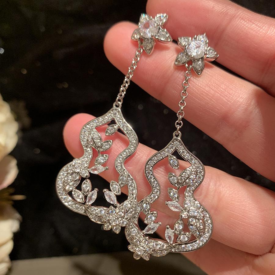 

Silver needle zircon flower gourd pendant earrings super flash exquisite light luxury high-end stud earrings new Chinese fashion earrings