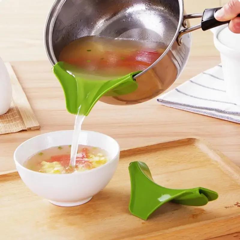 1 Pcs Funnel Anti-spill Silicone Slip On Pour Soup Spout Funnel for Pots Pans and Bowls and Jars Kitchen Gadget Tool Dropship