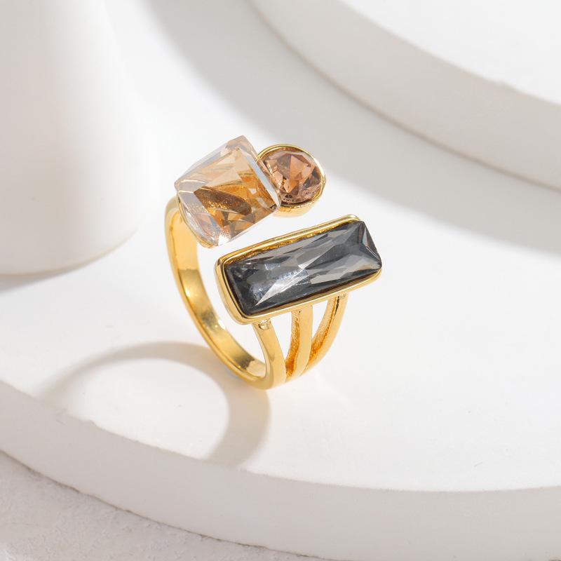 18K Gold Geometric Zircon Ring – Modern High-End Design with Titanium Steel