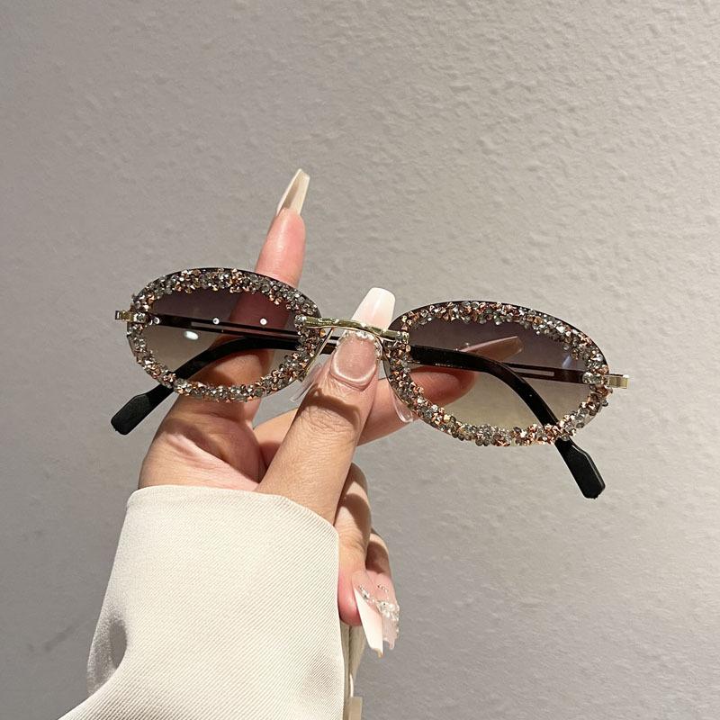 Oval Frame Metal Diamond-encrusted Sunglasses Women's Street Photography High-end Ins Glasses Fashion European and American Trend Sunglasses
