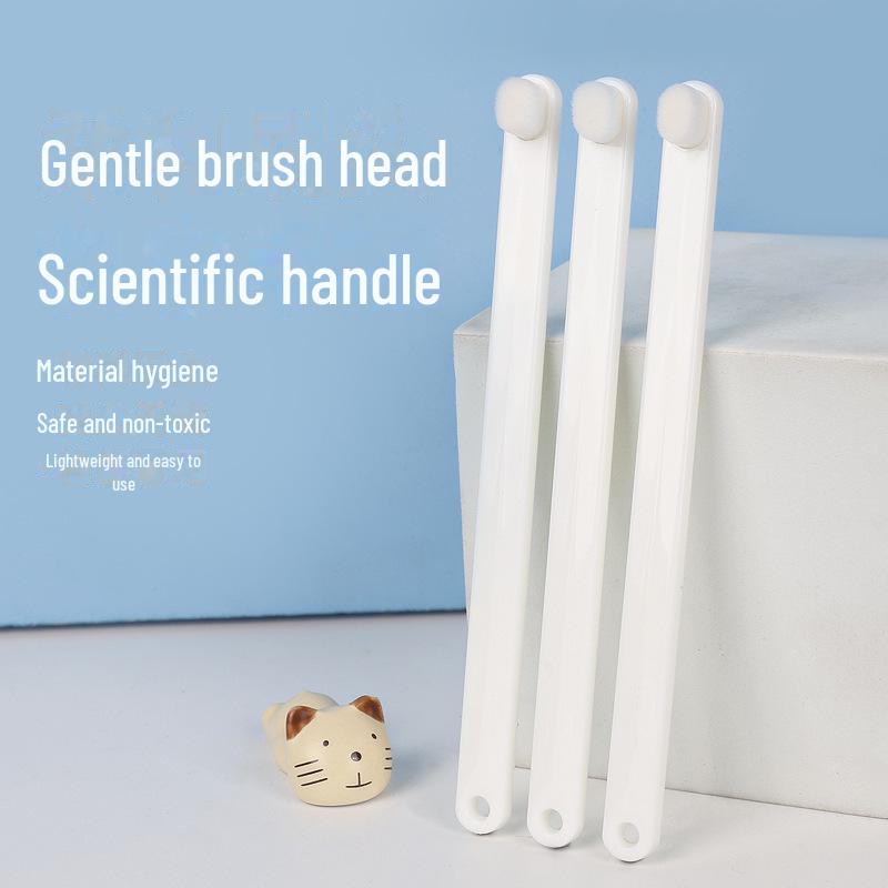 

Dual-Sided Soft Bristle Pet Toothbrush for Dogs & Cats білий