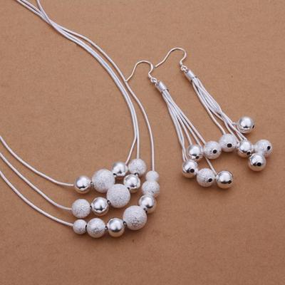 Set di collana placcata in argento S925 set di bracciale in argento gioielli raffinati gioielli in argento collana a tre fili con perline orecchini set moda due pezzi