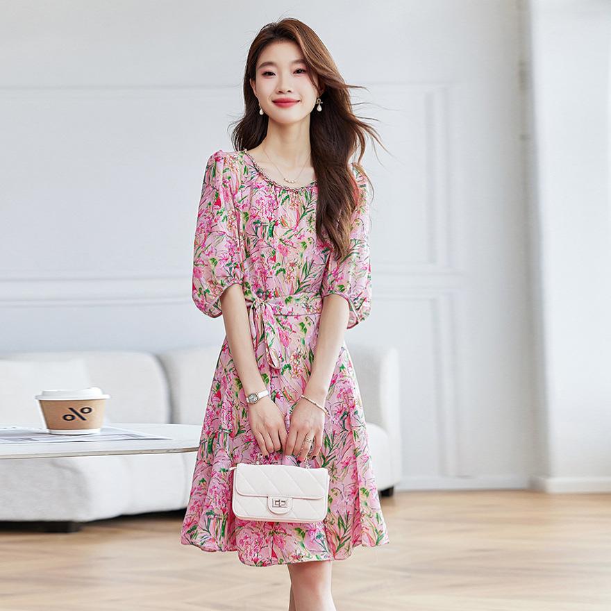 Sweet Age-reducing Small Floral Dress for Women's Summer New Chiffon Waist Cover and High Five-quarter Sleeve Skirt