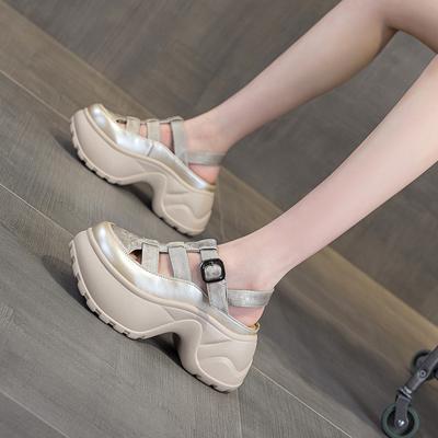 Römersandalen mit dicker Sohle Damen 2025 Sommer neu hohl und atmungsaktiv lässige Mode vielseitig dicker Absatz höhenverstärkend Damen Sandalen