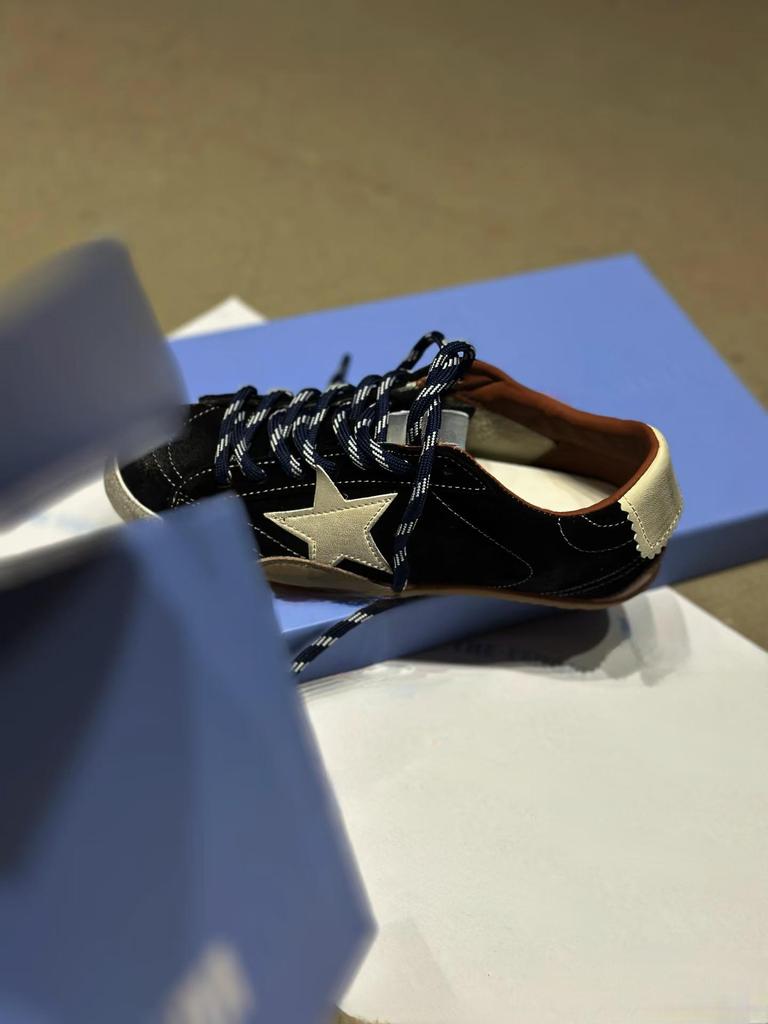 Star Little Distressed White Women's Sneakers - 2025 Autumn Trendy Casual Round Toe Trainers
