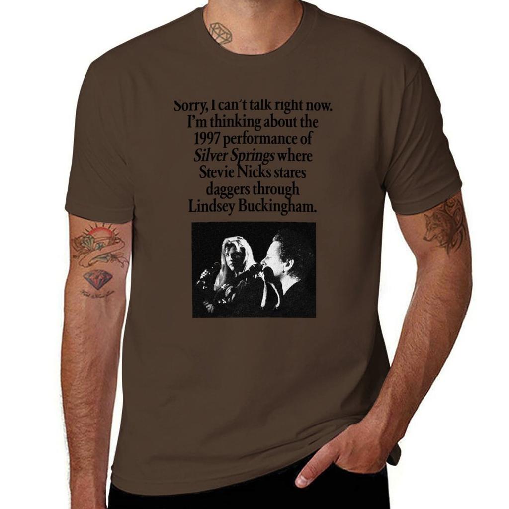 Scusa, non posso parlare adesso. Sto pensando alla performance del 1997 di Silver Springs dove Stevie Nicks fissa dagge Maglietta