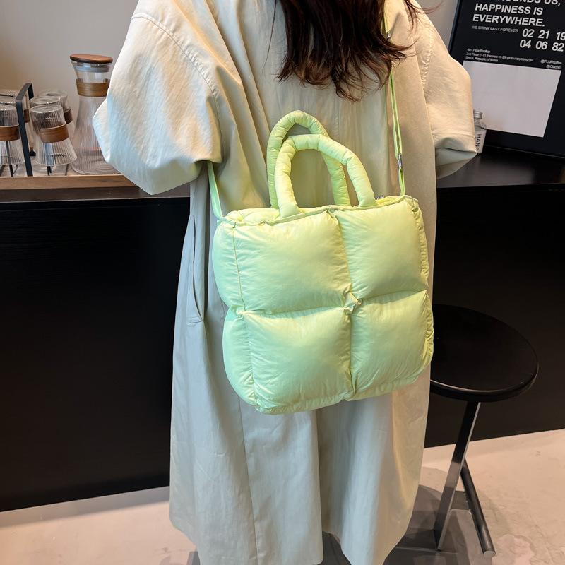 Fashion hand carry cotton clothes bag women's 2025 autumn and winter new trend shoulder bag lazy wind simple messenger bag