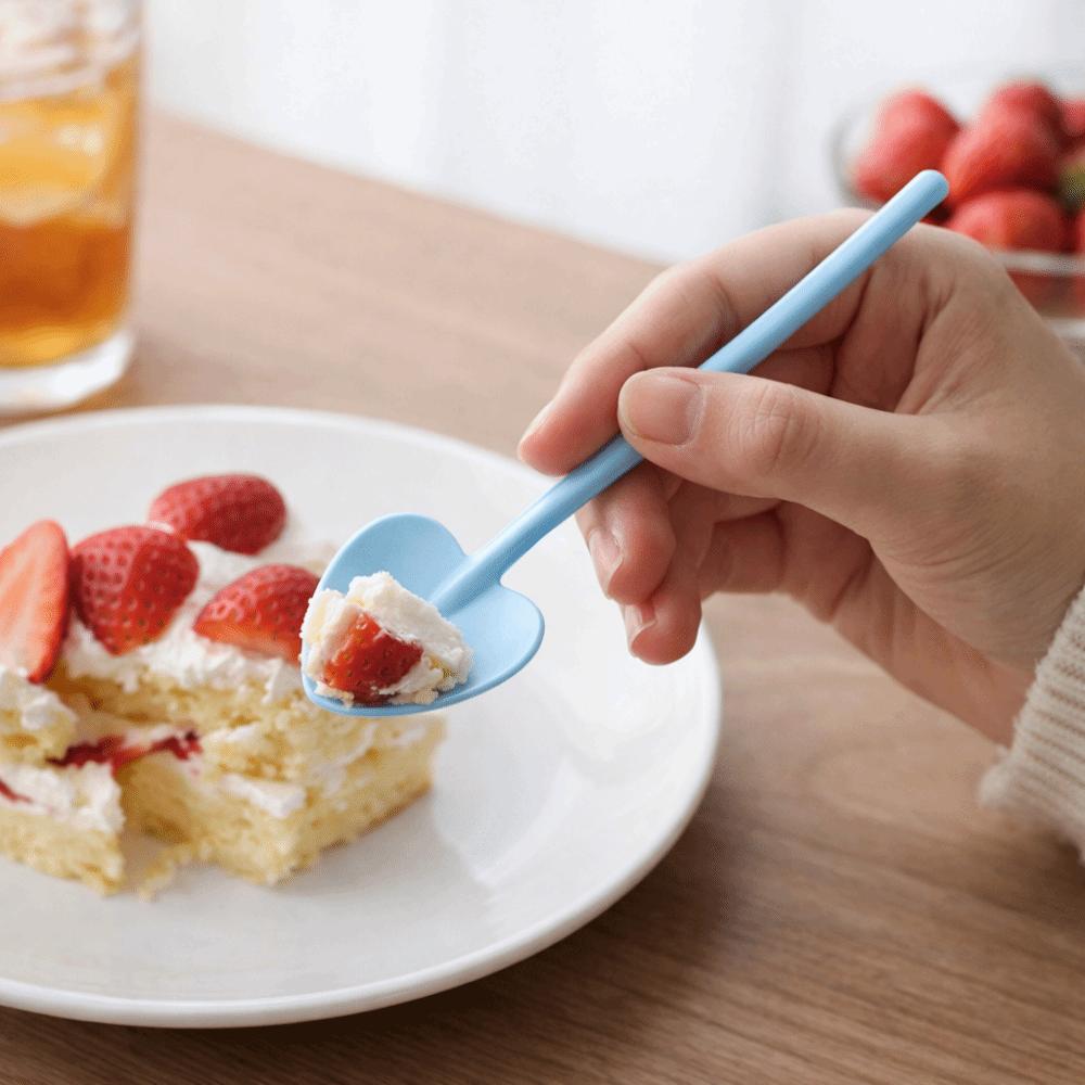 100PCS Lightweight Disposable Spoons Food Grade Dessert Spoons Ice Cream Spoons Dessert Tableware
