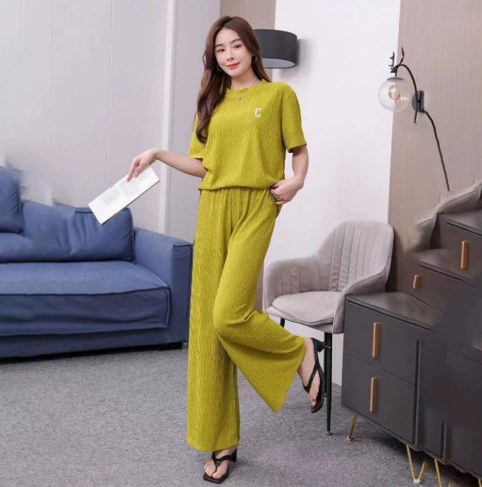 

Комплект женской домашней одежды Chiba на весну-лето из вышитого ледяного шелка: Повседневный свободный костюм-двойка с длинными брюками. One Size (45-70 kg)