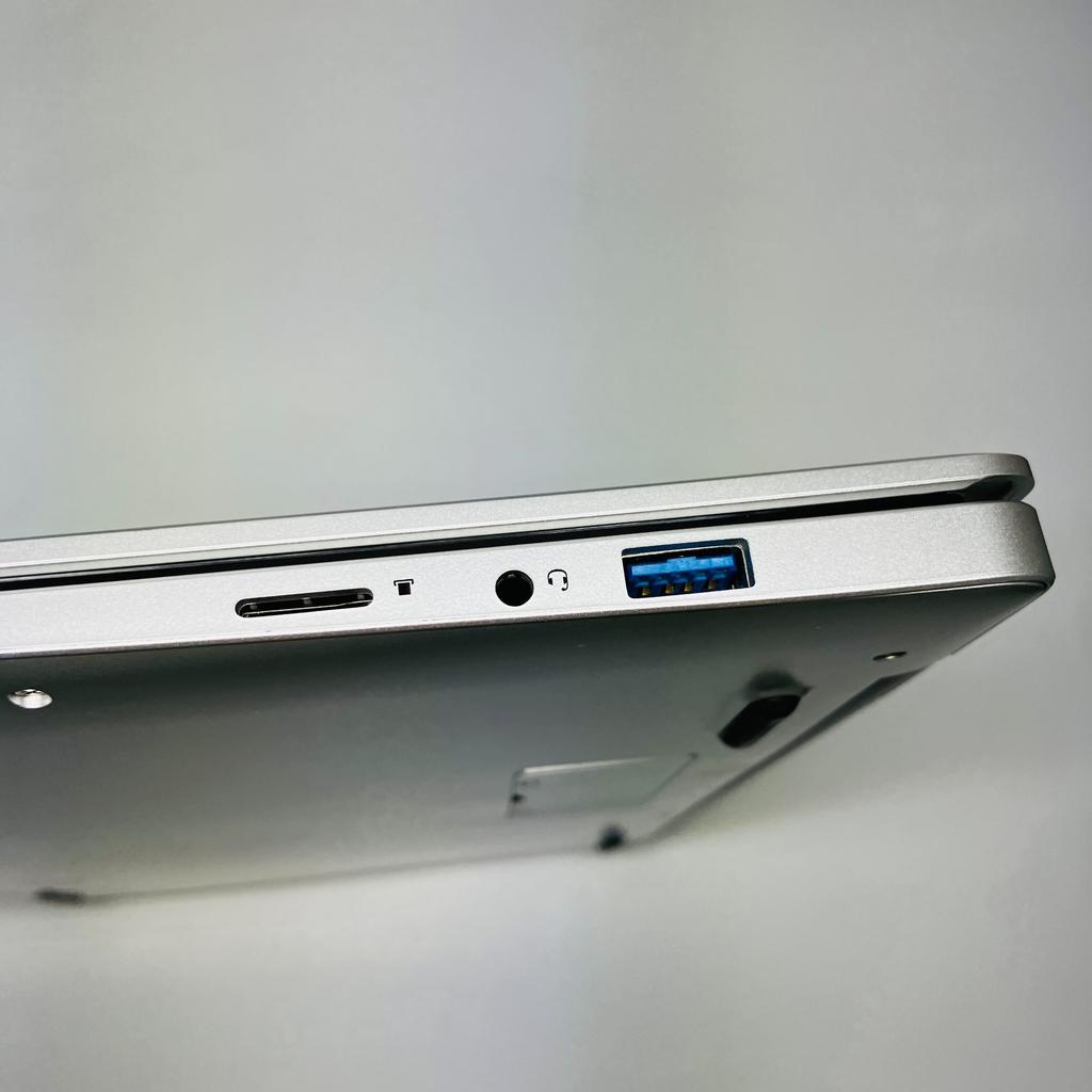 USED Default String Windows 11 Pro Laptop 12GB RAM 256GB SSD Silver Slim Design