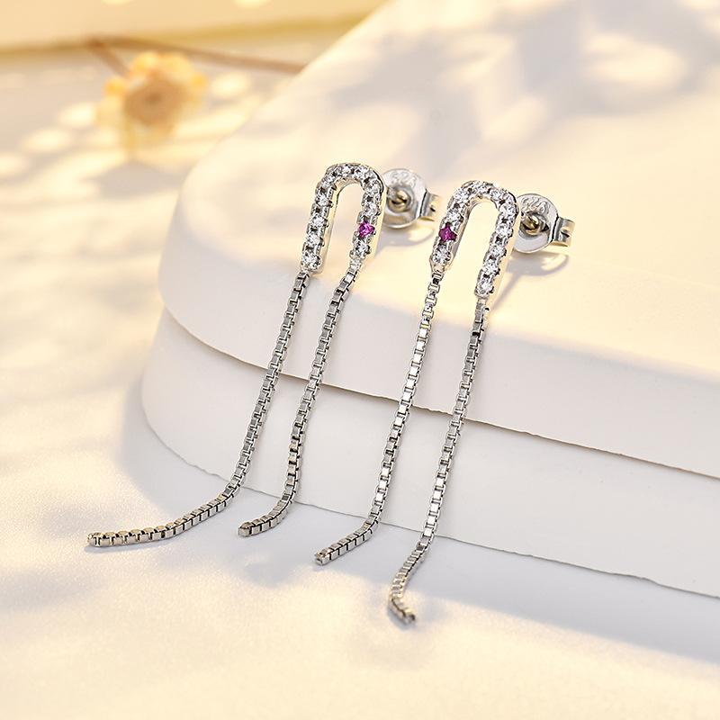 

Niche High-end Super Flash Long Semi-round Tassel Earrings Light Luxury Temperament Fashionable Earrings