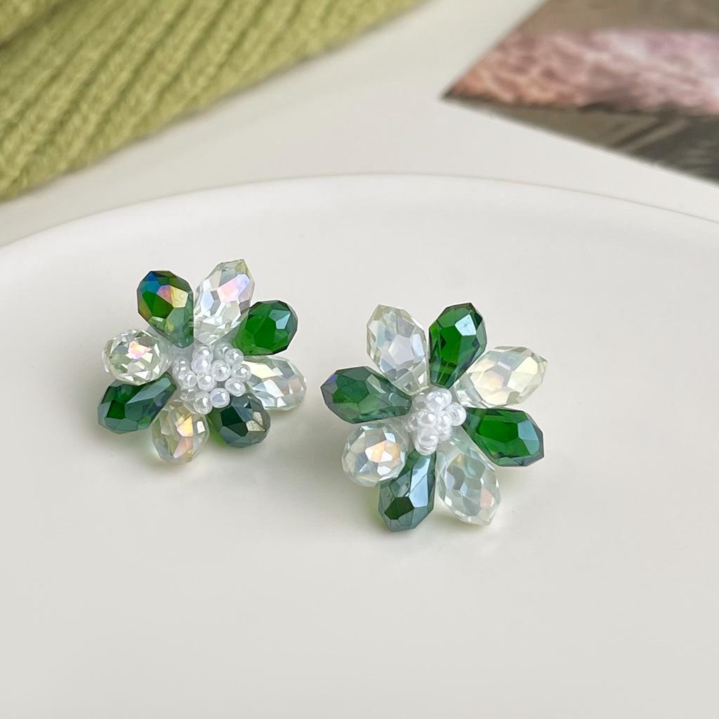 

Зеленые серьги-цветы в стиле Мори: Стильный, Универсальный и Элегантный для Женщин