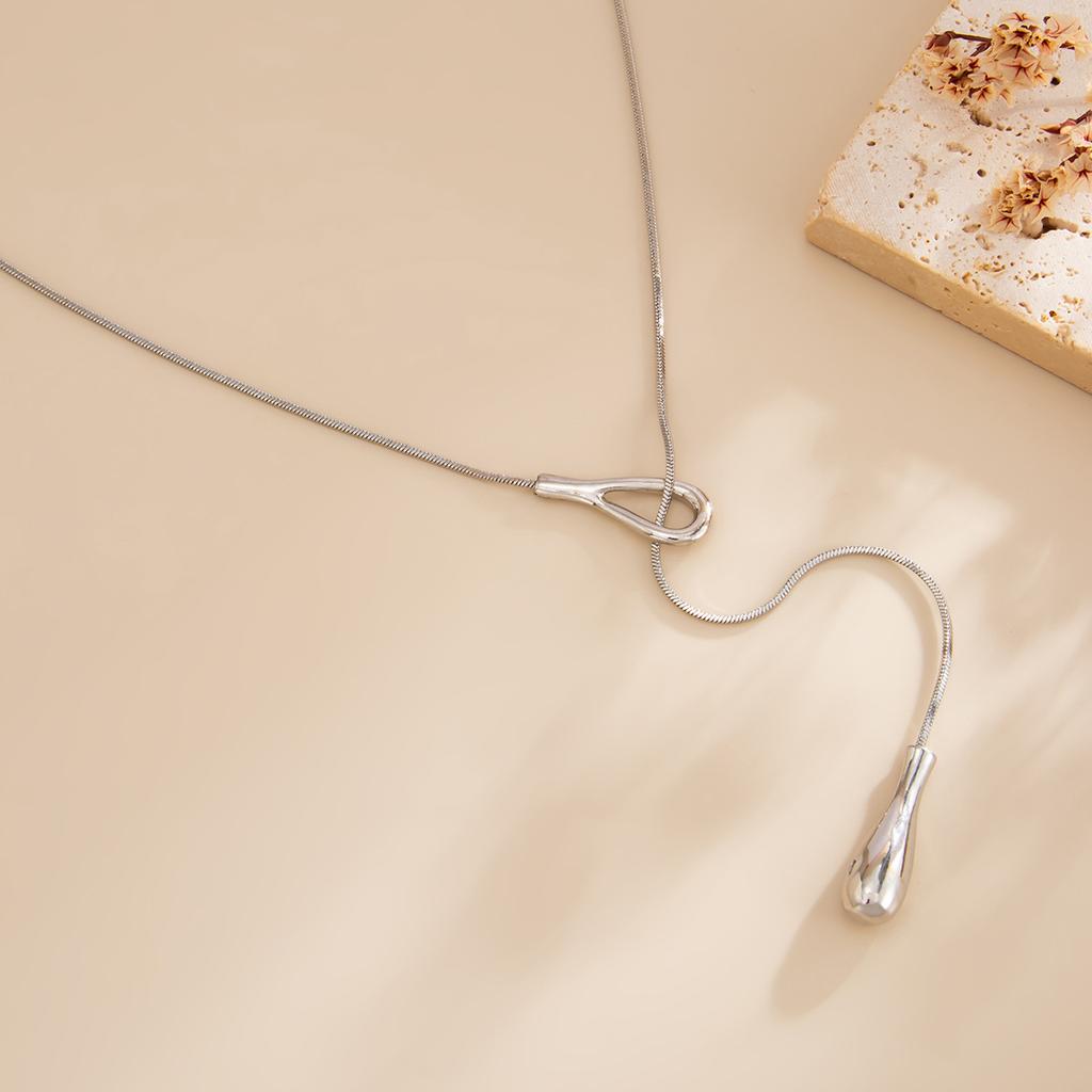 Simple Water Drop Pendant Necklace for Women 2025 Trendy Long Thin Chain Necklace Aesthetic Y2K Irregular Geometric Jewelry Gift