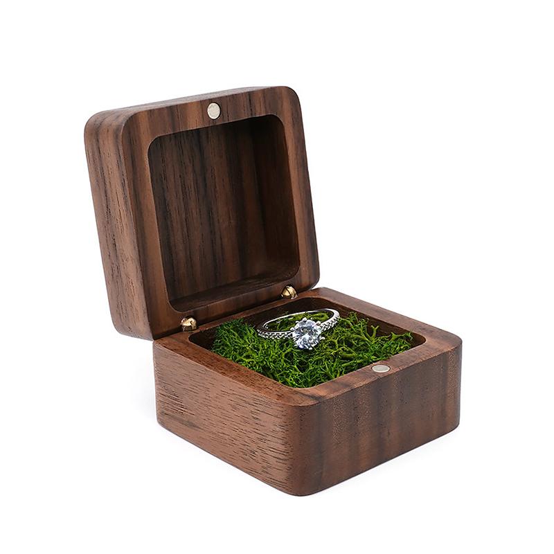 Luxury Jewelry Display Box Proposal Wedding Ring Storage Organizer Packaging Wedding Walnut Wooden Jewelry Ring Box for Gift