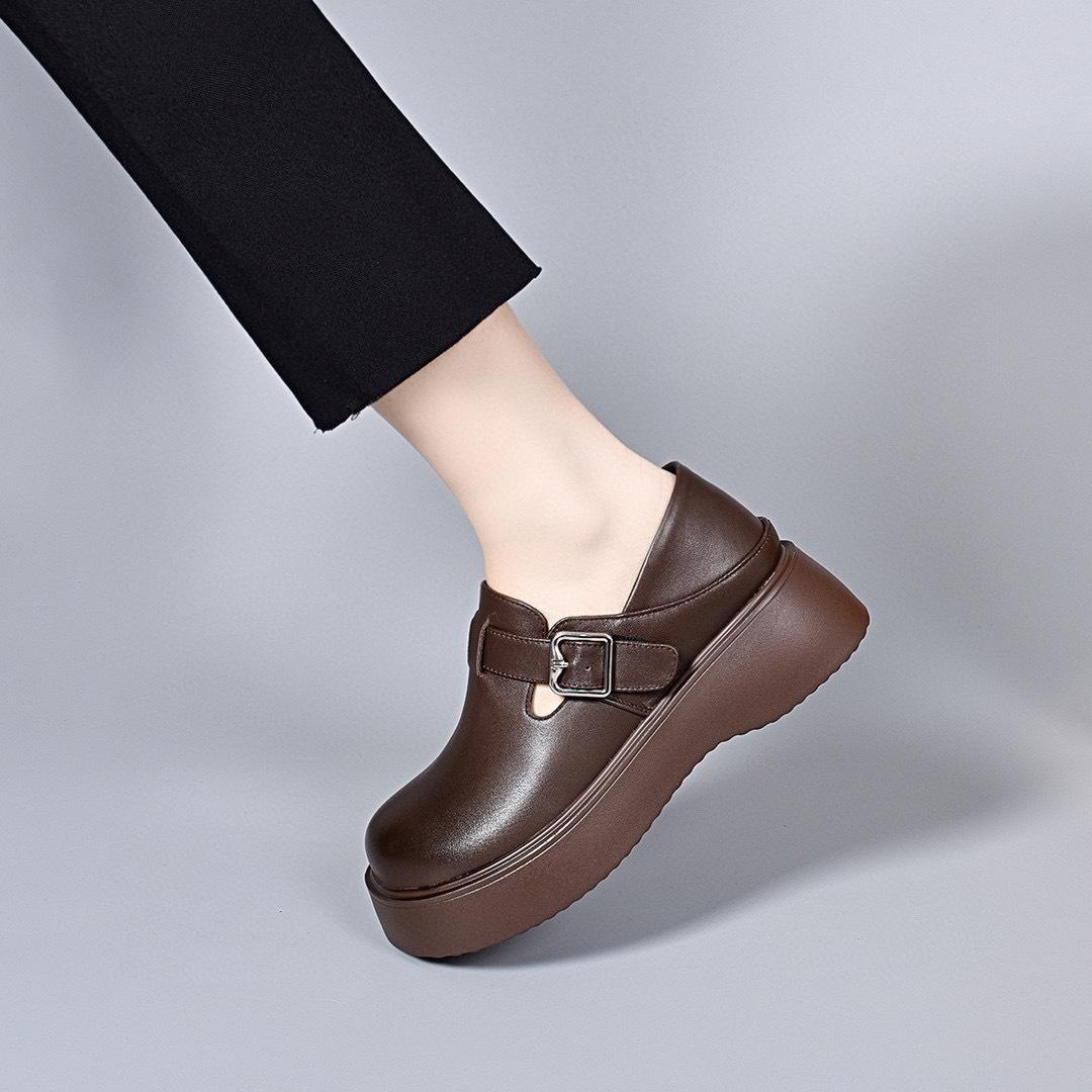 

Туфли на платформе женские весенние новые с круглым носком, ремешком с пряжкой, с глубоким вырезом, одинарные туфли, два способа носки, британские маленькие кожаные туфли 40 коричневый