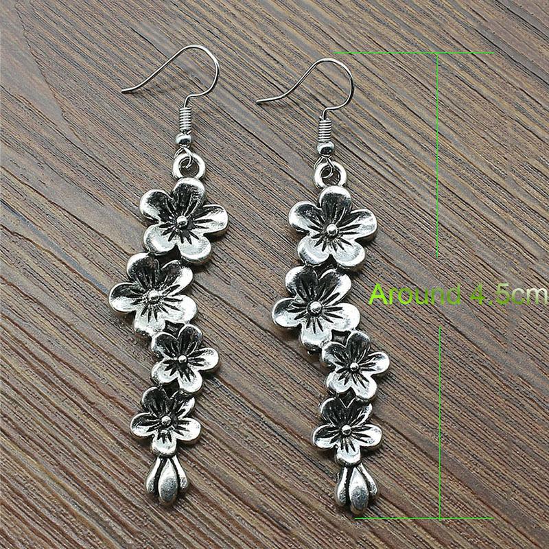 Exquisite Retro Daisy Earrings Women's Girls Ethnic Ancient Silver Flower Earrings New Bohemia