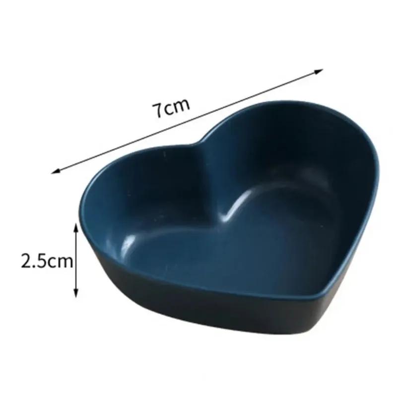 Convenient Serving Plate Easy to Clean Dessert Dish Heart-shaped Food Grade Snack Plate  Pack Food