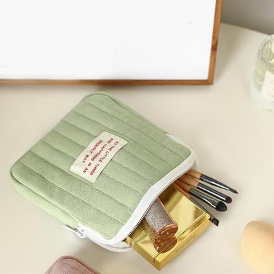 Araçlar ve Aksesuarlar – Makyaj Çantaları