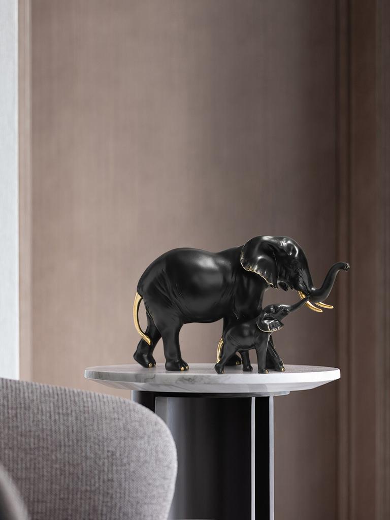 Scultura di elefante madre e figlio in resina, squisita statuetta artigianale per la decorazione della casa per camera da letto, soggiorno, scrivania dello studio