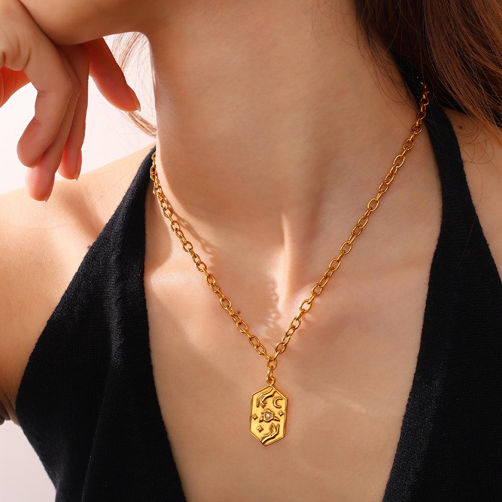 Stylish Gold Embossed Stainless Steel Pendant – Trendy European & American Jewelry Accessory