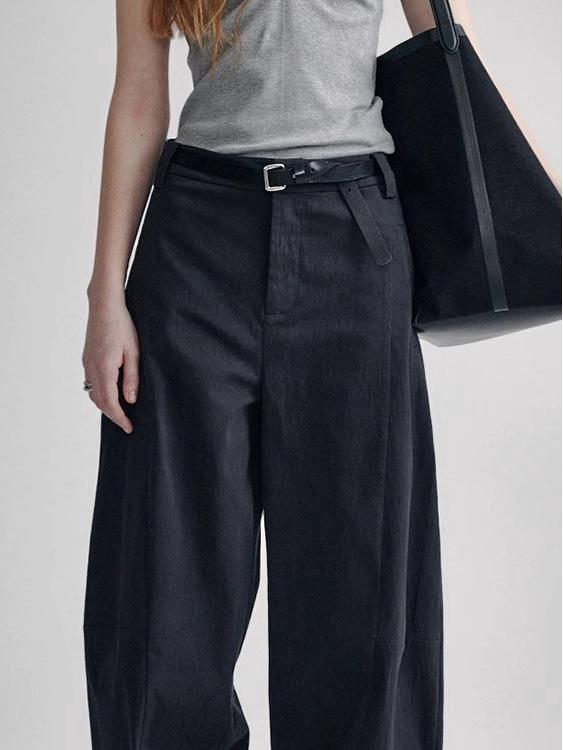 

Женские узкие хлопковые брюки с высокой талией и широкими штанинами - белые M чёрный