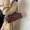 Vintage British style tote bag female niche design large capacity commuter briefcase college style portable underarm bag
