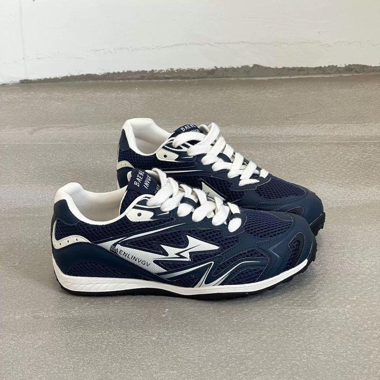 

So easy to wear + Korean version ins super fire breathable mesh German training shoes women s 2025 new color matching inner height increase Forrest Gu 35