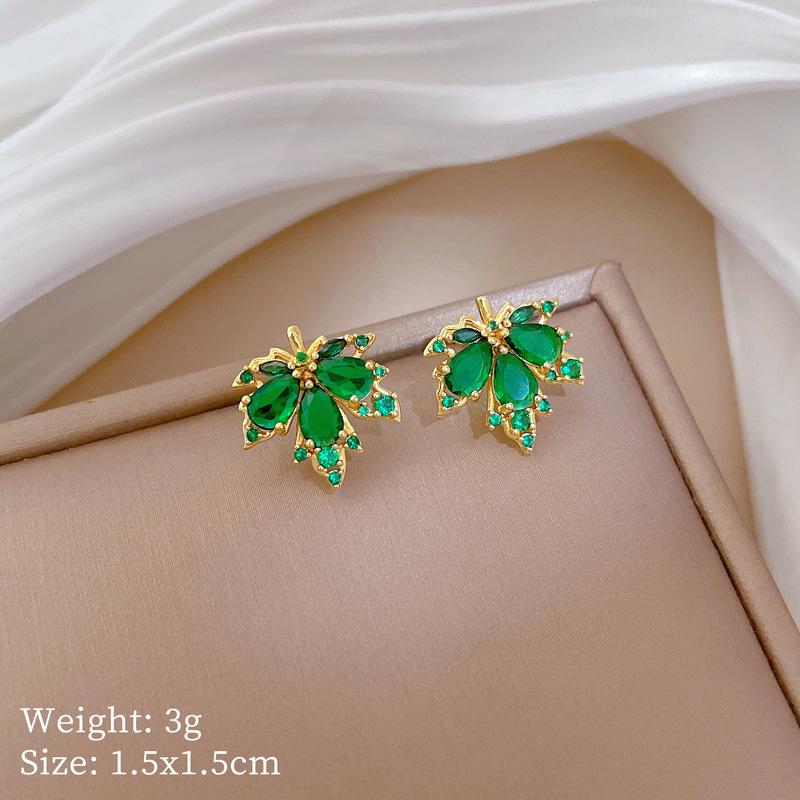 Maple Leaf Luxury Titanium Steel Banquet & Wedding Necklace - Versatile Internet Celebrity Clavicle Chain for Women