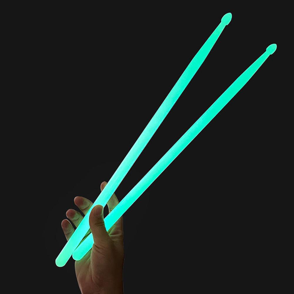 2 Stuks Lichtgevend in Het Donker Muziekinstrumenten 5A Lichtgevende Drumstokken 4 Kleur Verlichte Drumstokken voor Volwassenen Kinderen Professioneel