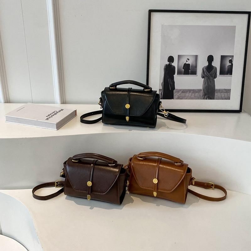 Women's Bag New Trend High Sense Fashion Shoulder Bag Retro Versatile Shoulder Messenger Bag Simple Casual Small Square Bag