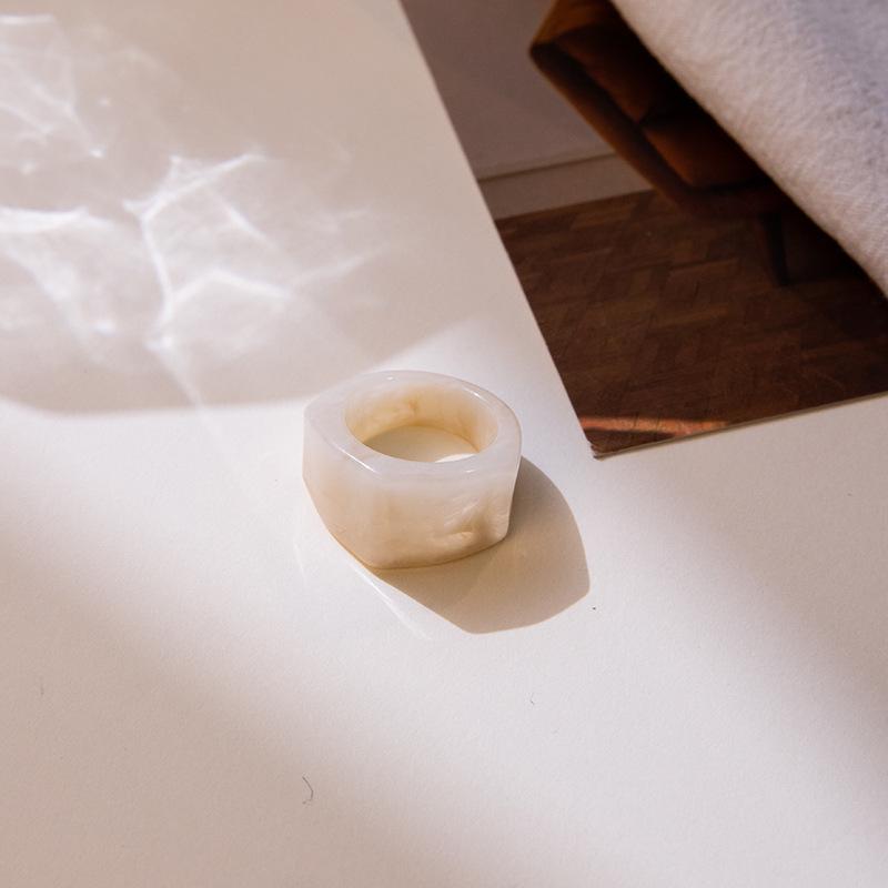 Sada prstenů z pryskyřice a acetátu v mixu barev, kulatý a čtvercový, pro ženy