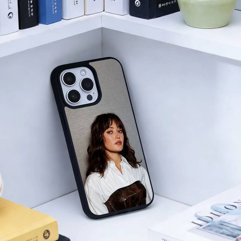 Ella Purnell Handyhülle Für iPhone17,16,15,14,13 Plus,Pro Max Magnetisch Für Magsafe Kabelloses Laden