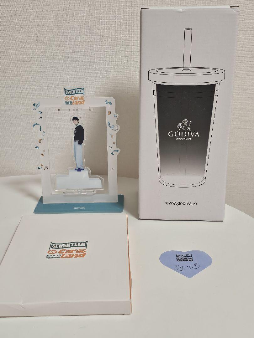 

[USED] SEVENTEEN Wonwoo Acrylic Stand & Heart Snowstorm GODIVA Tumbler