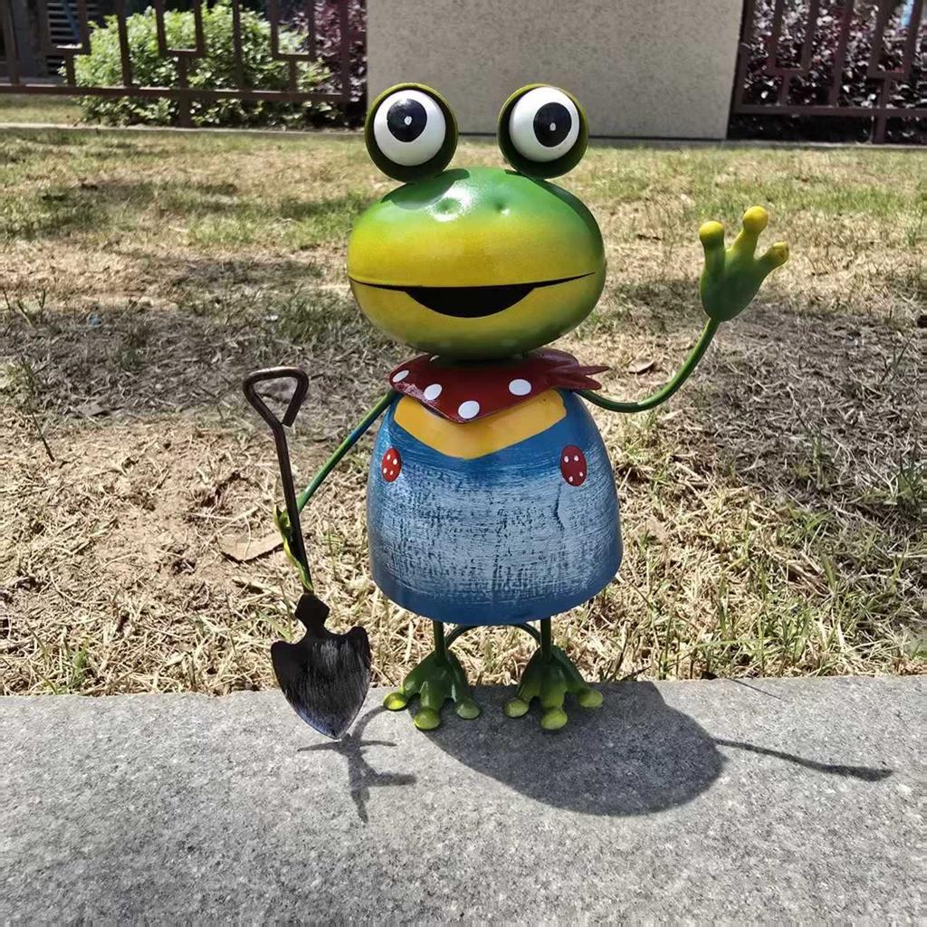 Cartoon-Frosch-Figur Metall-Hängeornament Wasserdichte Eisenkunst-Dekoration für Terrasse Garten Innenhof Rasen