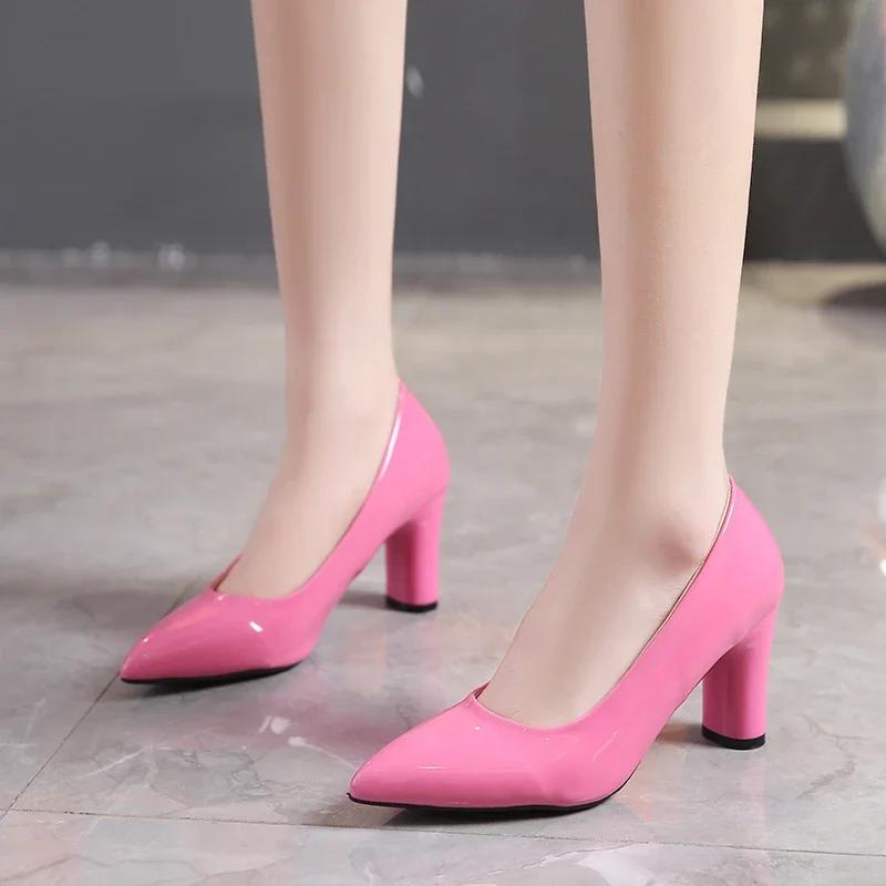 Designer Summer Luxury Outwear Womens Pumps Large Heels Pointed Solid Light Mouth Versatile Comfortable Single Shoes for Women