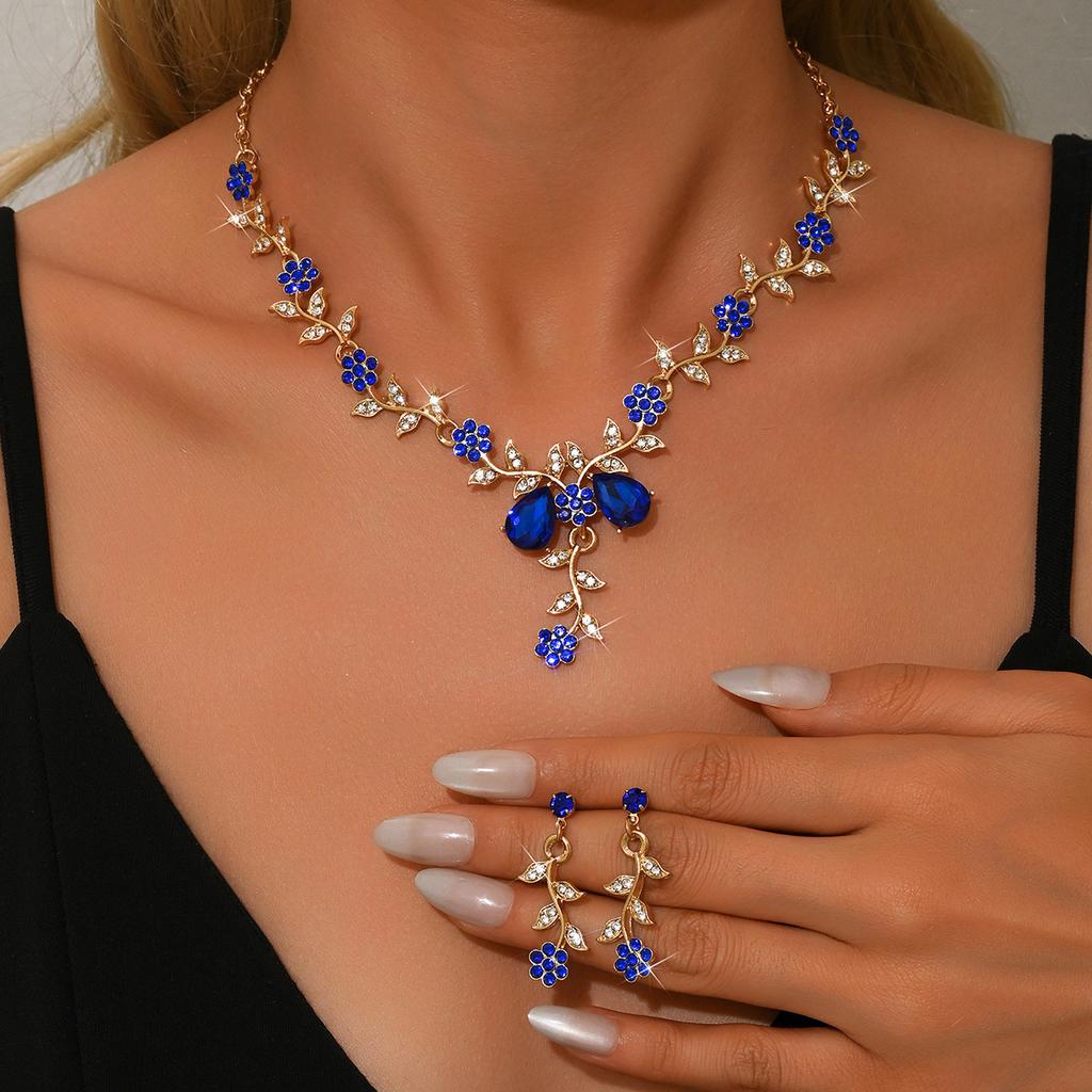 Schmuck aus dem Nahen Osten Halskette Ohrringe Armband Dreiteiliges Set Voller Diamanten Brautschmuckset Kleideraccessoires Frauen