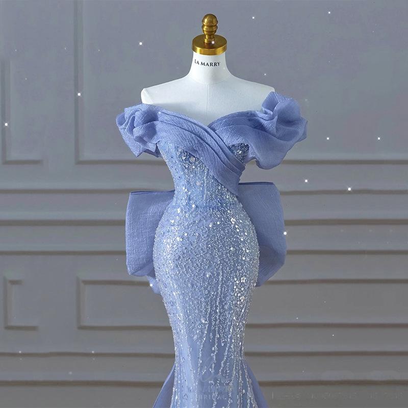 Abito ospite blu nebbia gonna a sirena con perline per industria pesante lusso leggero alta moda abbigliamento da brindisi riunione annuale modello per il collo passerella