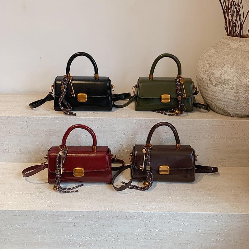 Trendy Retro Small Square Bag Trendy Texture Shoulder Messenger Bag Premium Light Luxury Portable Women's Bag