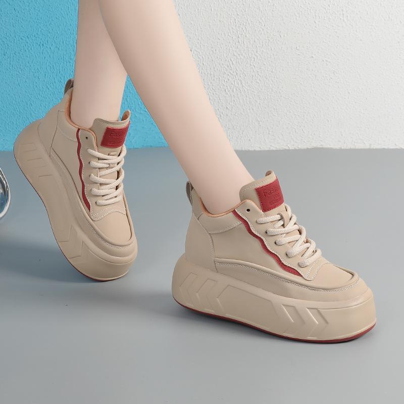 Kleine weiße Schuhe mit Herbst und Winter 2024 neue lässige Einzelne Schuhe High Top elegante Plateauschuhe