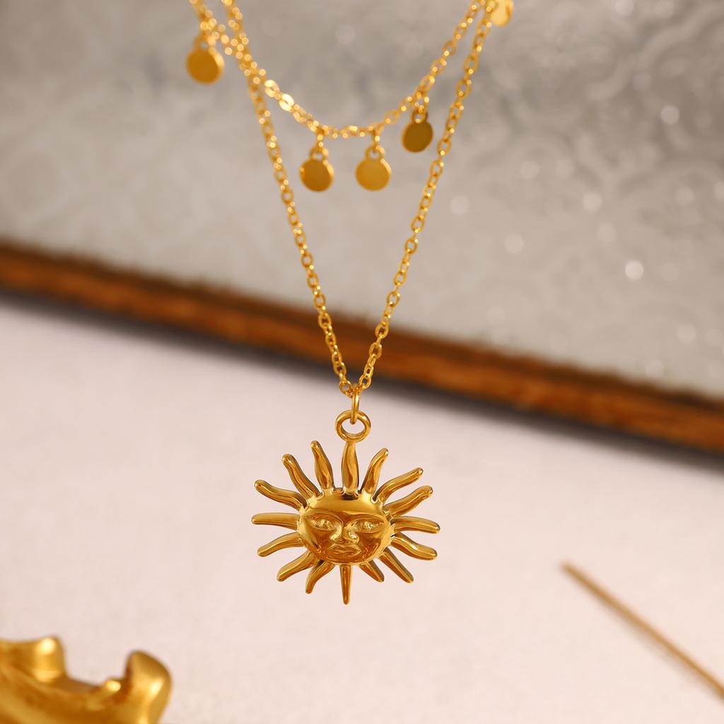 Gold Disc Collarbone Necklace Smiley Face Sun Star Pendant Women Light Luxury Versatile Jewelry