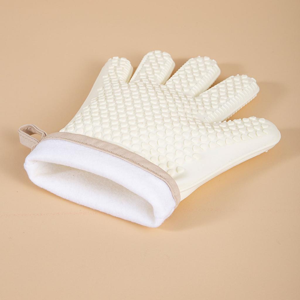 1 Pair of Heat Resistant Oven Mitts Silicone Materials Nonslip Kitchen Mitts for Secure Grips in High Temperatures