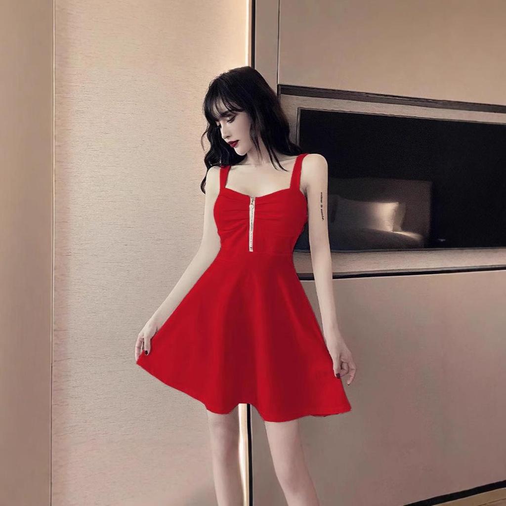 Letní A-liniové šaty se špagetovými ramínky s volánky a zipem