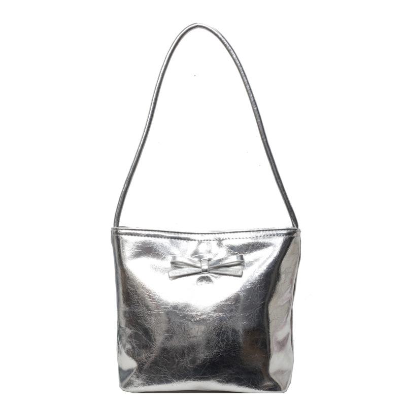 Spring and summer new casual commuter shoulder armpit bag simple and fashionable portable bucket bag