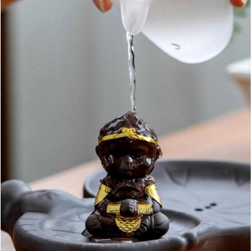 Chinese Purple Clay Kung Fu Tea Set Tea Pet Monkey King for Home Tea Tray Decoration Tea Tray Sun Wukong Statues Sculptures