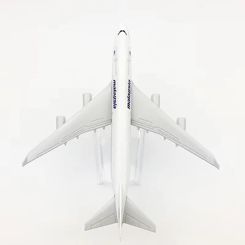 Malaysia Airways B747 Alloy Airplane 16cm Model 1/400 Scale Plane Model Diecast Metal Simulation Aircraft With Stand Display